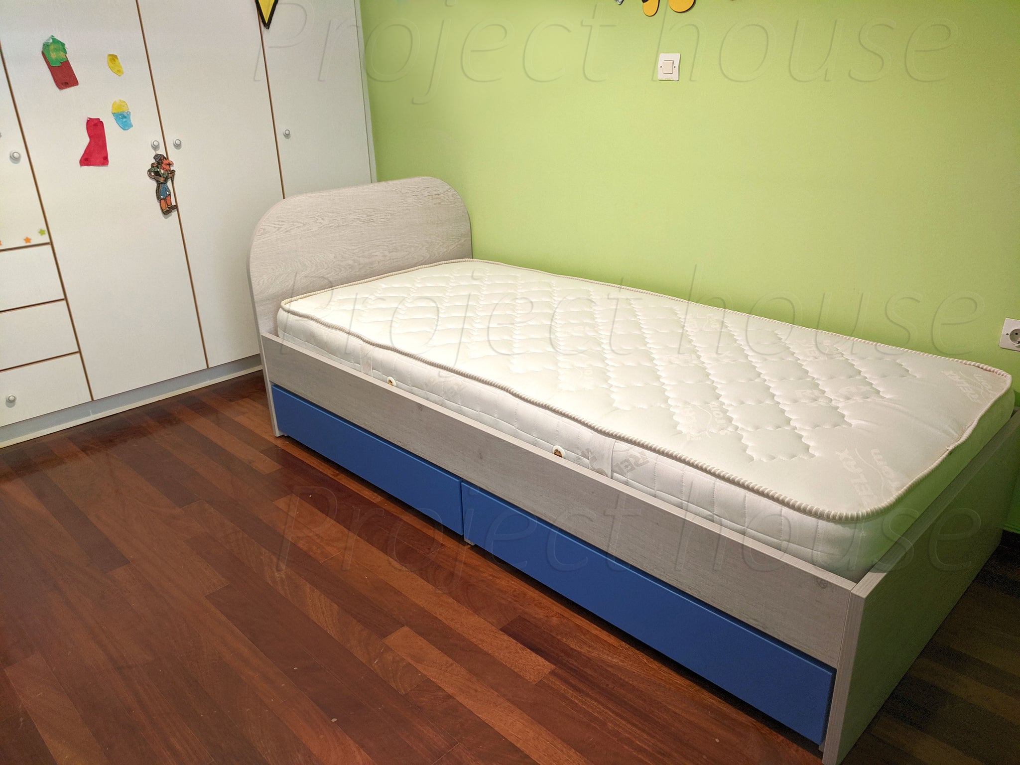 Κρεβάτι για παιδικό δωμάτιο με συρτάρια