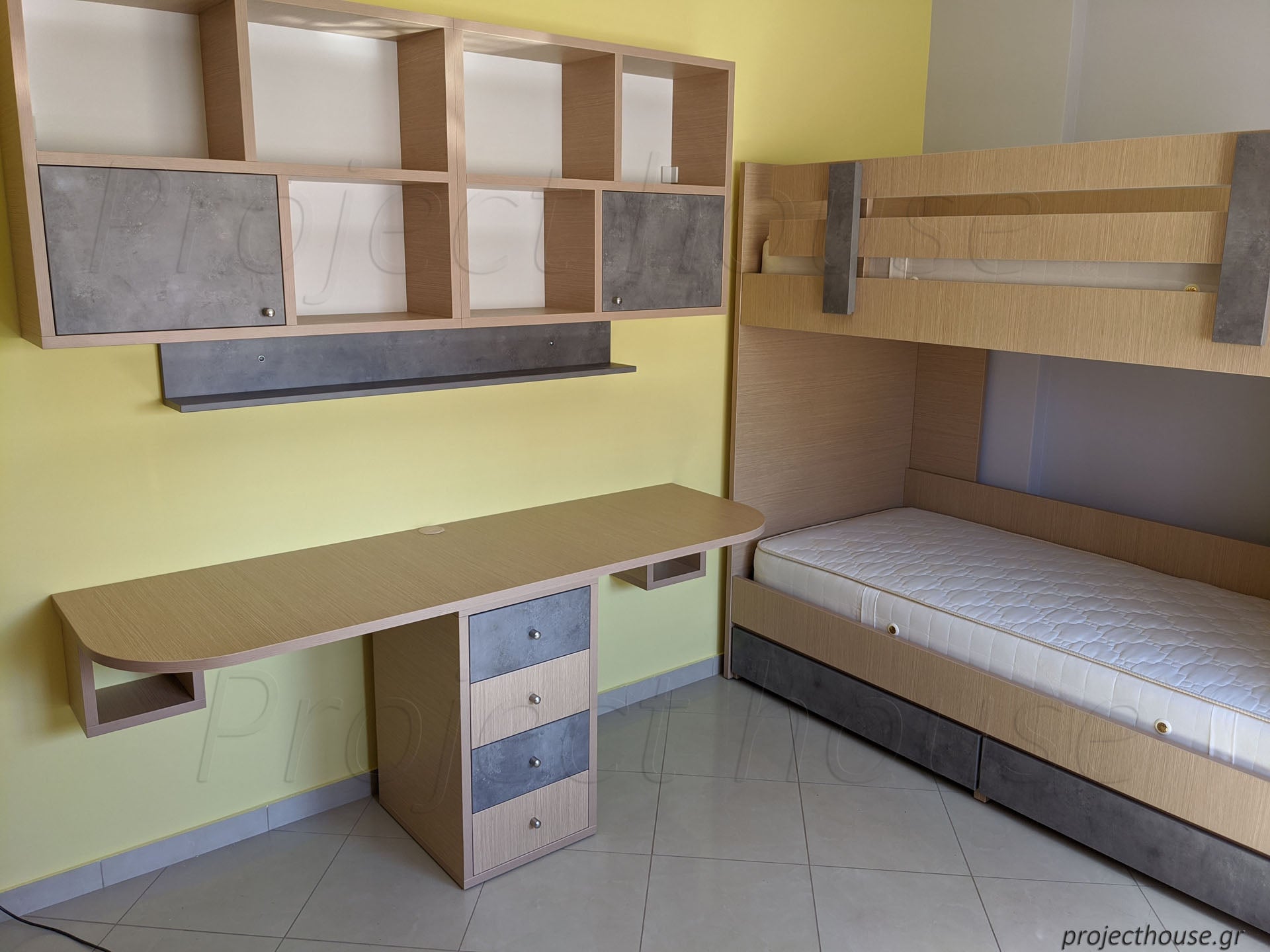 Παιδικό δωμάτιο με κουκέτα και διπλό γραφείο